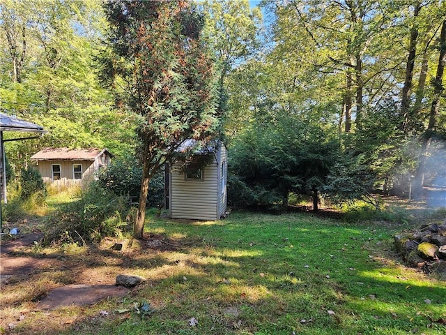 131 Overlook Dr Unit B, Slippery Rock Twp But, PA 16057 - view of grassy yard