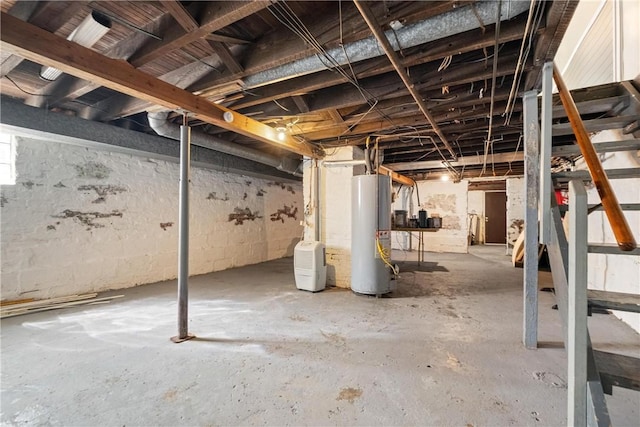 21 Ambridge Ave, Leet Twp, PA 15003 - unfinished below grade area with gas water heater