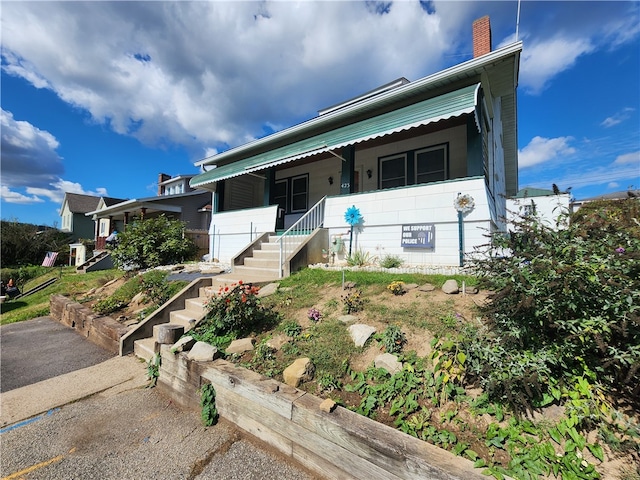 view of front of property