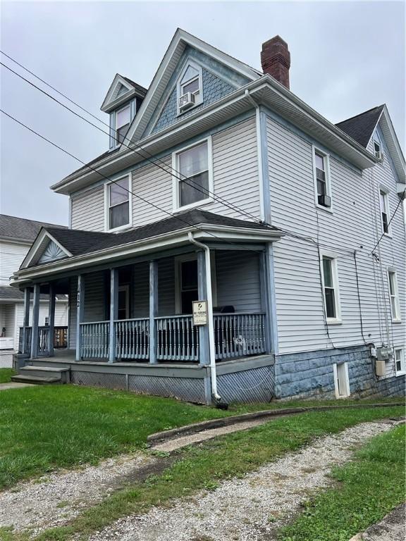 view of front facade with a porch