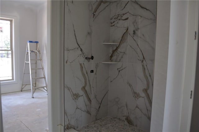 207 Falcon Ln, Cranberry Twp, PA 16066 - full bathroom with a marble finish shower and plenty of natural light