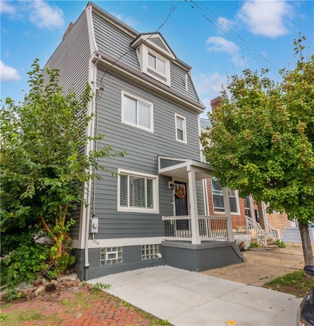 view of front of home