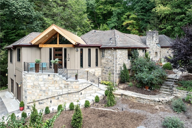 view of front of home with a garage