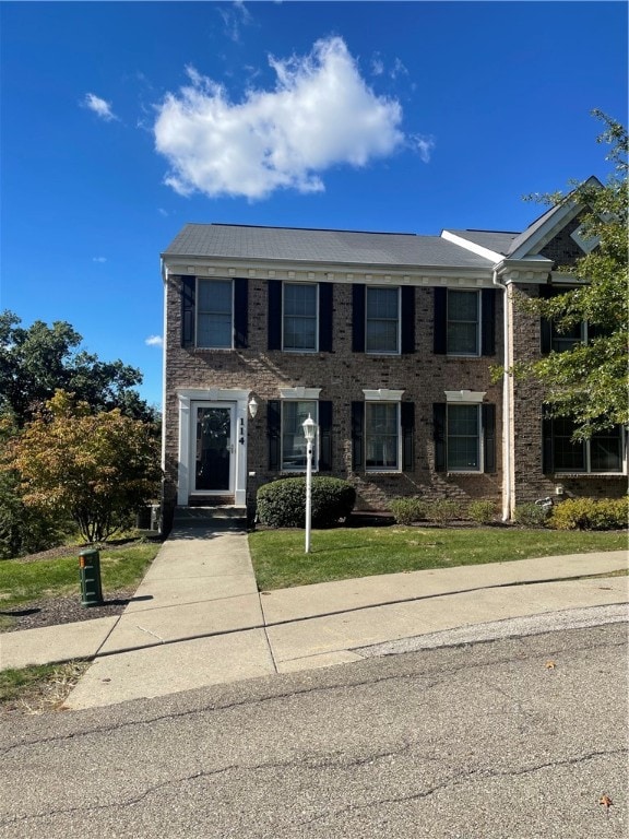 view of front of house