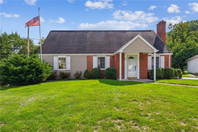 view of front facade with a front yard