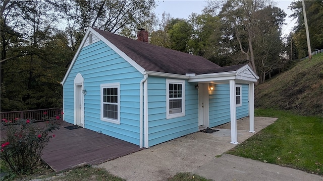 view of outbuilding