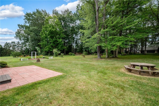 view of yard with a patio