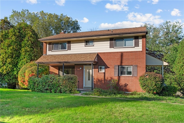 view of front of property featuring a front lawn