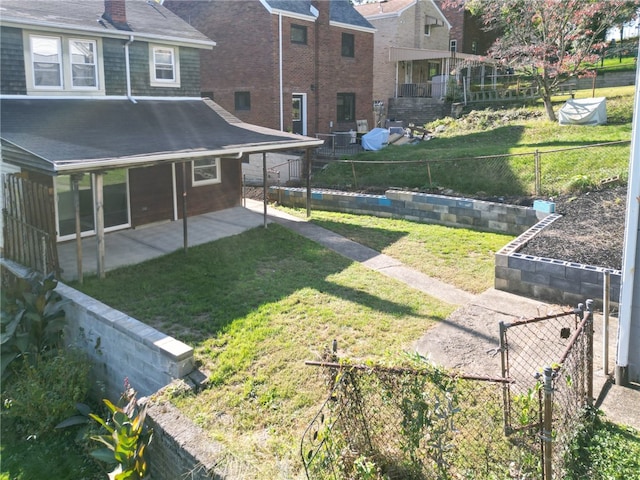 view of yard with a patio area