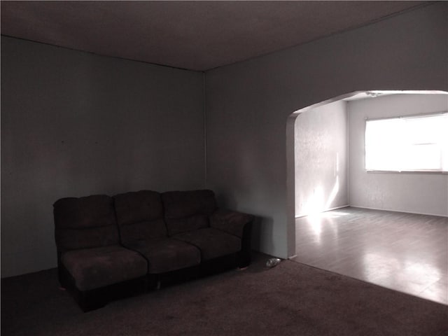 571 2nd St, Pitcairn, PA 15140 - carpeted living room featuring arched walkways