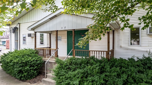 view of front facade featuring covered porch