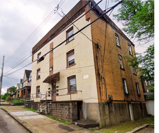 view of building exterior