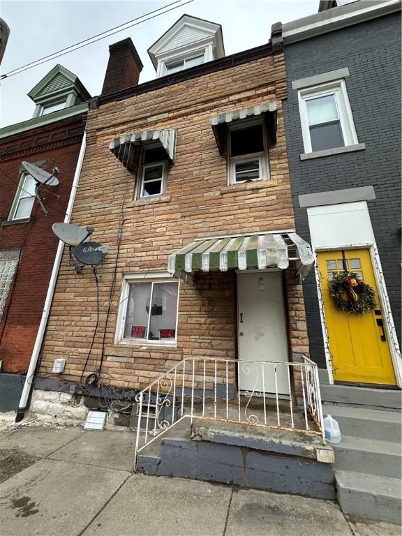 view of townhome / multi-family property