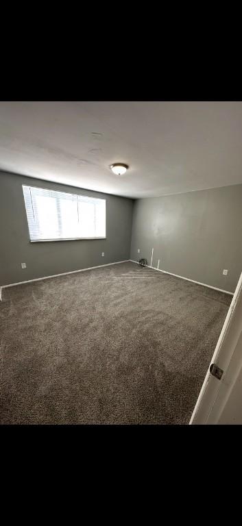 6405 Apple St, Lincoln-Larimer, PA 15206 - empty room with carpet floors and baseboards
