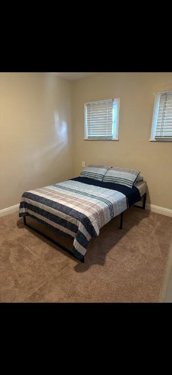 6405 Apple St, Lincoln-Larimer, PA 15206 - carpeted bedroom with baseboards
