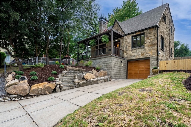 view of front of property featuring a garage