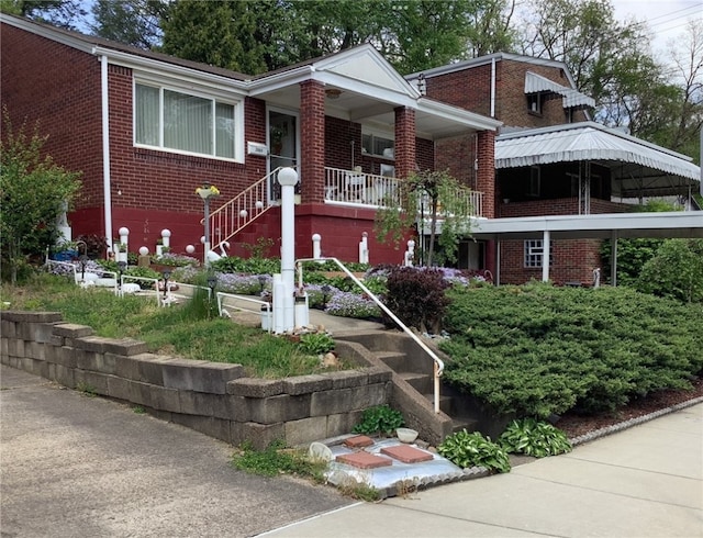 view of front of property