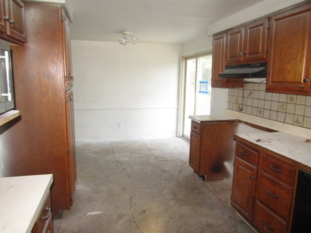 kitchen featuring tasteful backsplash