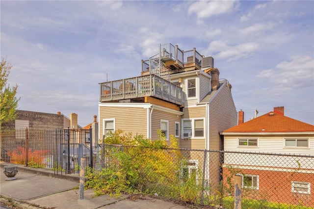 110 Pius St, South Side, PA 15203 - view of side of home with a balcony