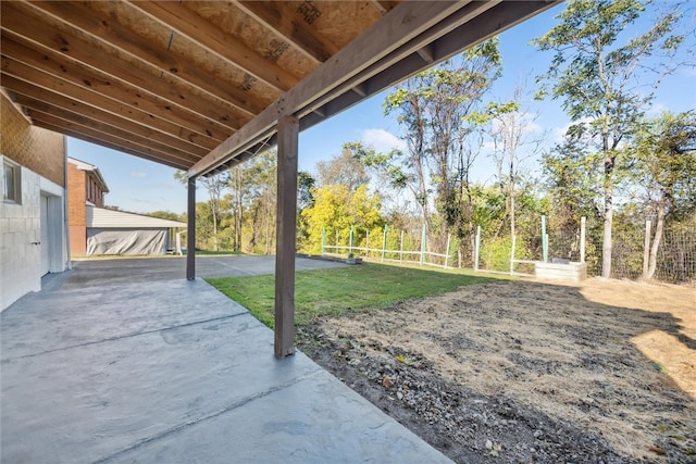 view of yard featuring a patio area