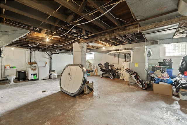 basement with washer / clothes dryer