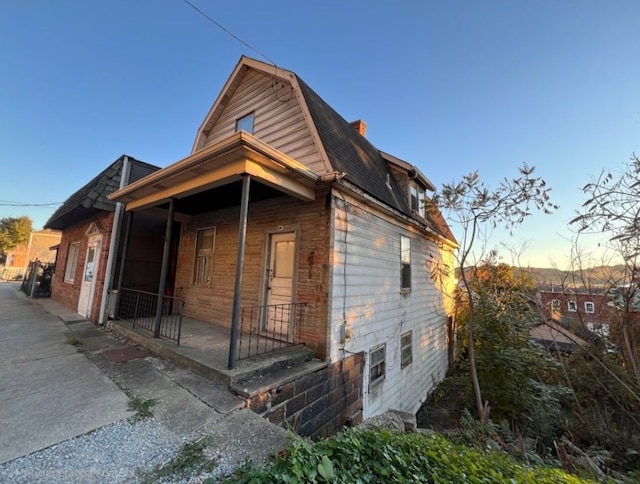 view of front facade with a porch