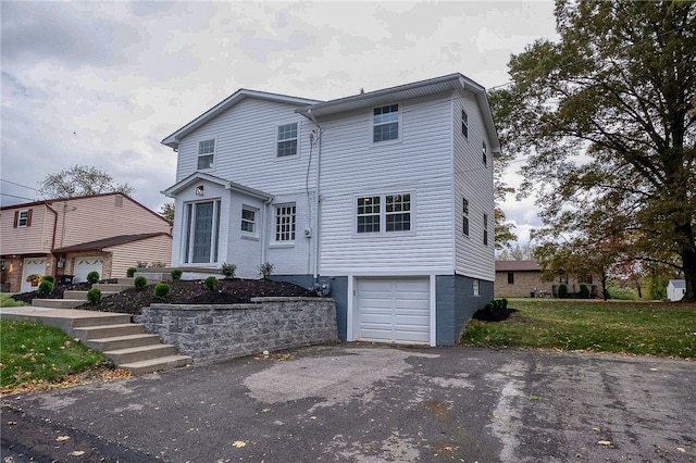 view of front facade with a garage