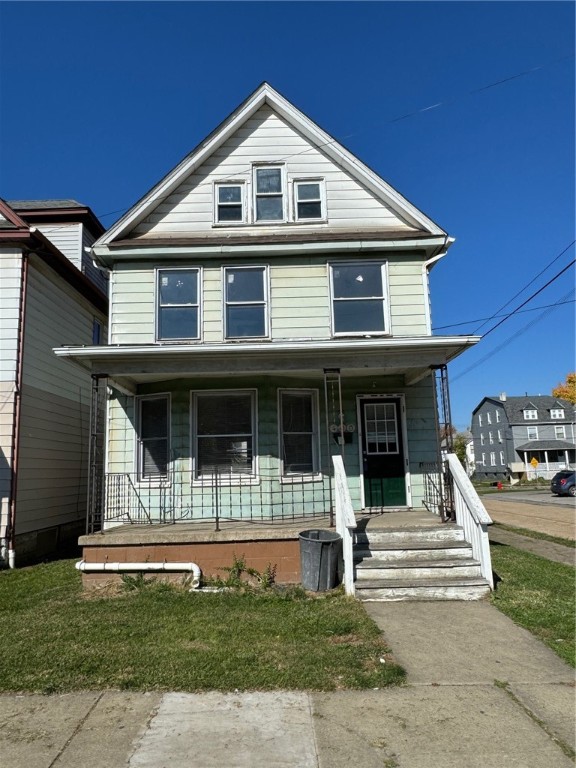 front of property with covered porch