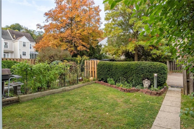 120 S 13th St, South Side, PA 15203 - view of yard with fence