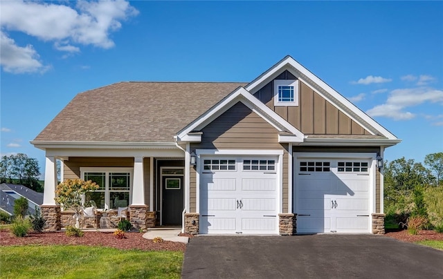 craftsman house featuring a garage