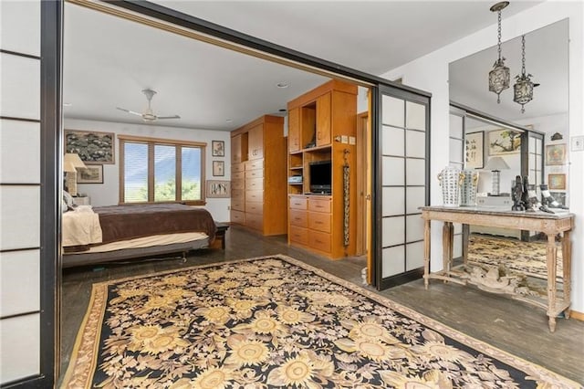 bedroom with ceiling fan