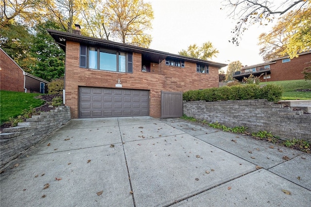 view of front of property featuring a garage