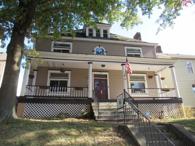 view of front facade featuring a porch