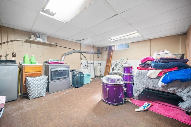 storage room with washing machine and dryer