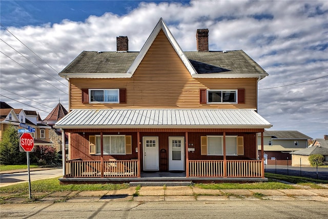 view of front facade with covered porch