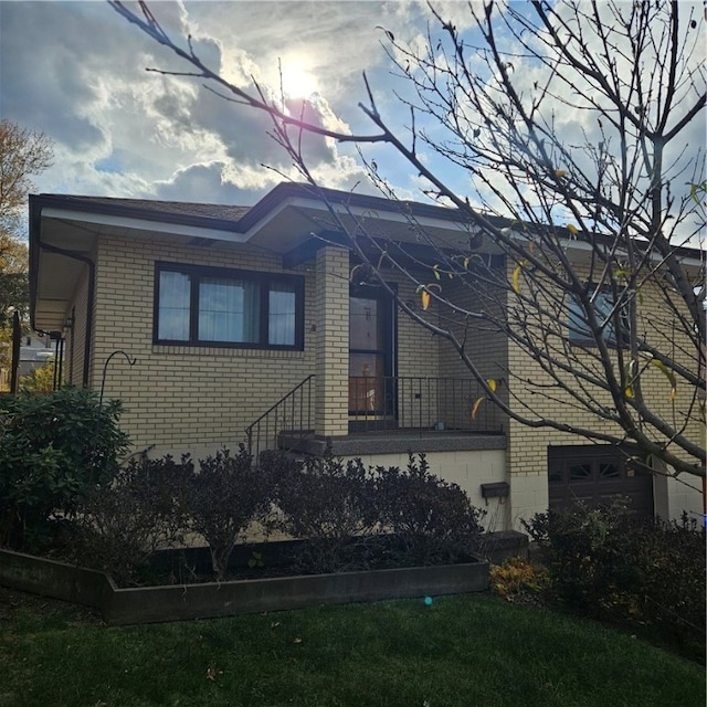 view of front of home featuring a garage