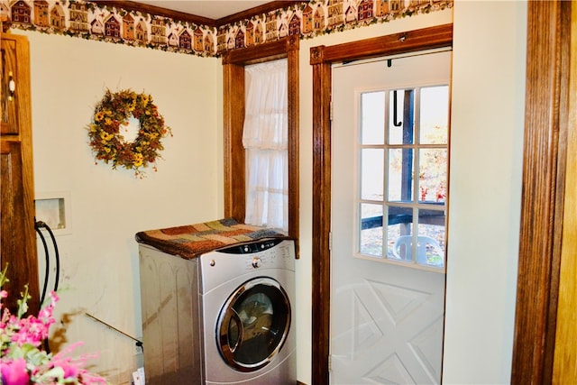 laundry room with washer / dryer