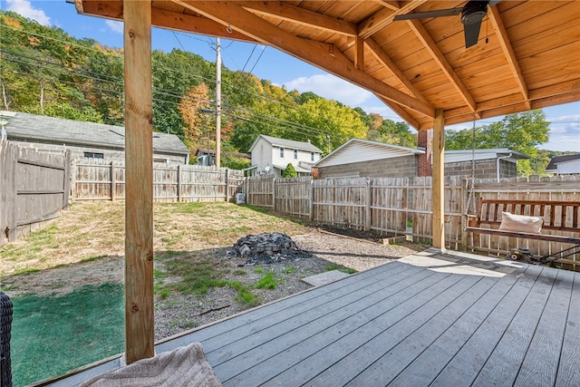 deck with ceiling fan