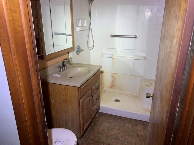561 Williams Ave, Rochester Twp, PA 15074 - full bath featuring a shower stall and vanity