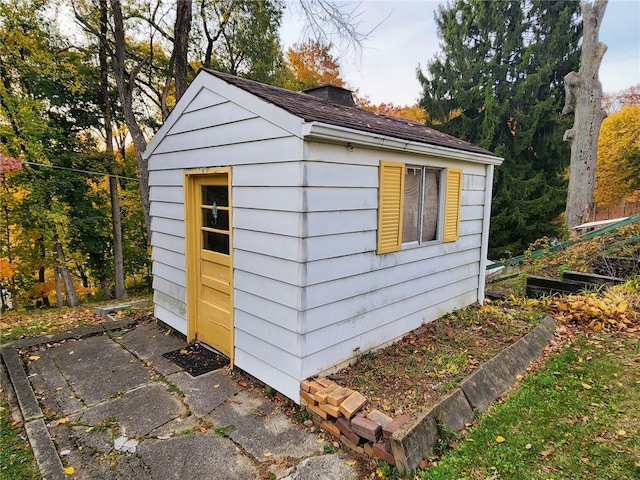 view of outbuilding