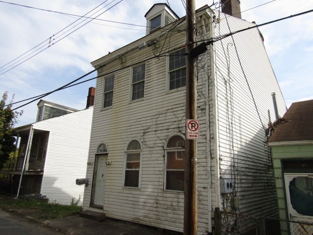 view of front of house