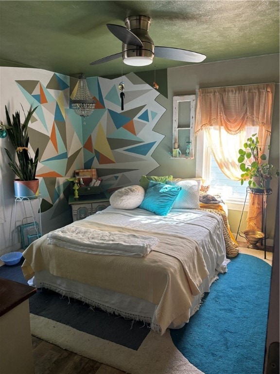 bedroom featuring ceiling fan