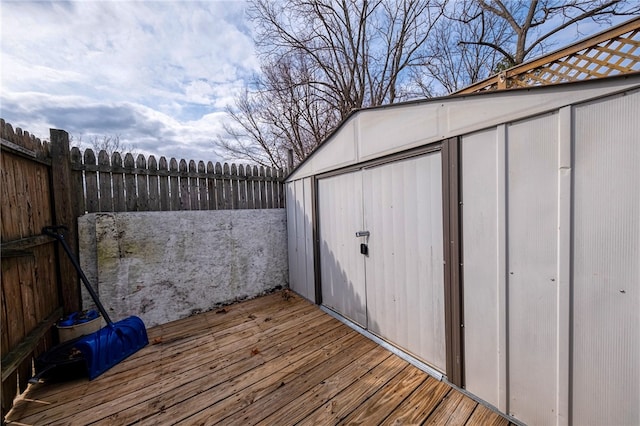 view of outbuilding