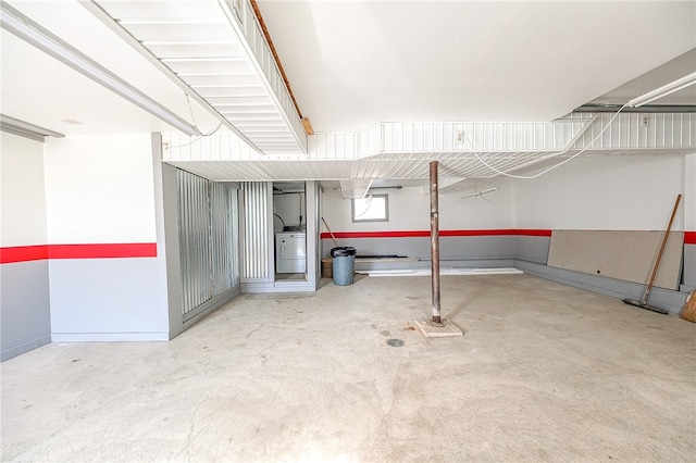 garage featuring washer / dryer