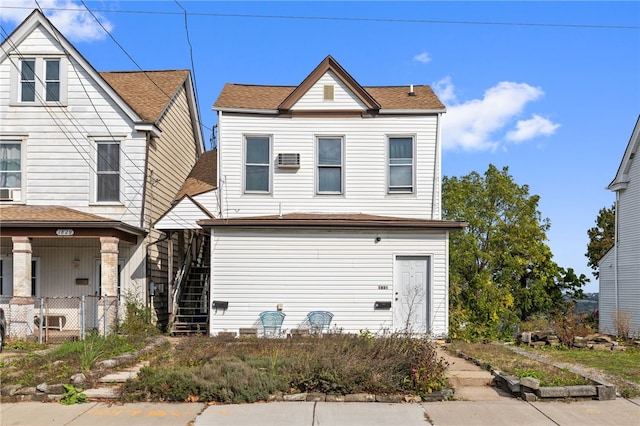 view of front of property