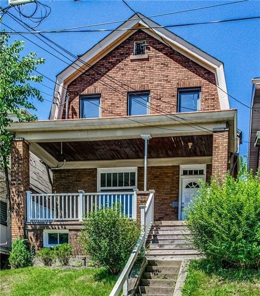 view of front of house featuring a porch