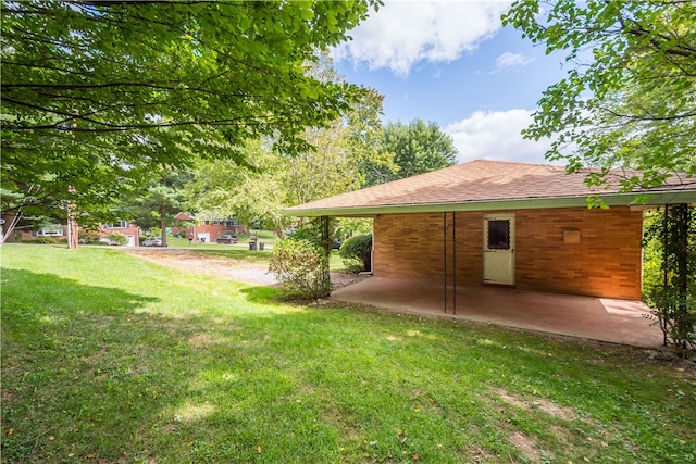 view of yard with a patio