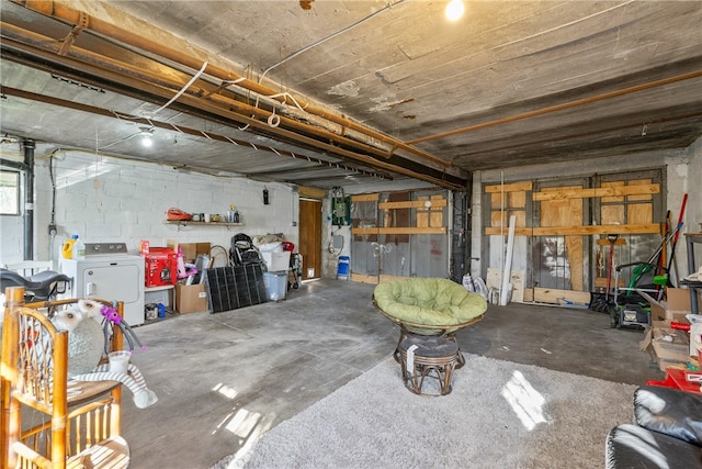 basement featuring washer / clothes dryer