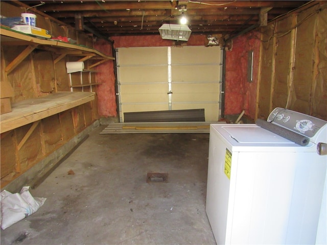 garage featuring washer / dryer