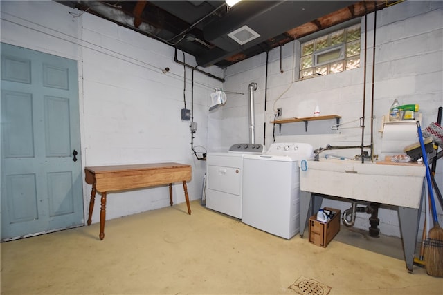 laundry room with washer and clothes dryer